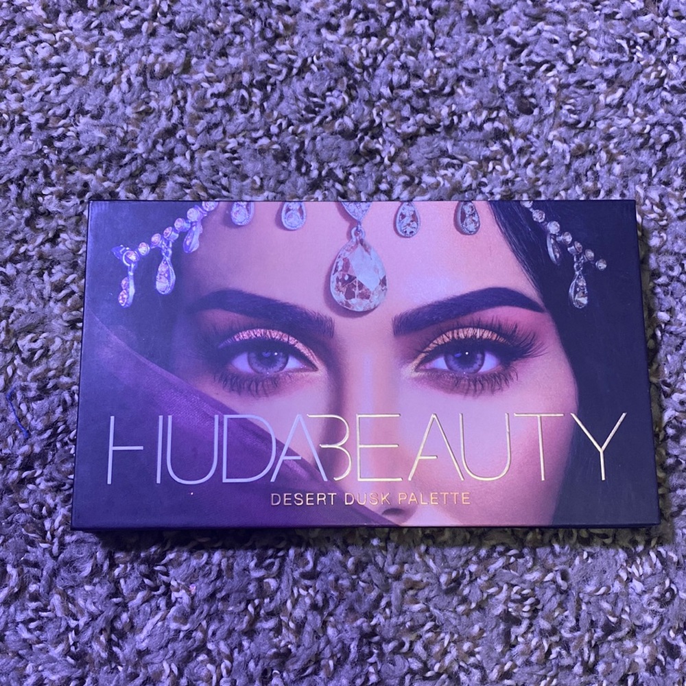 Huda Beauty Desert Dusk Palette